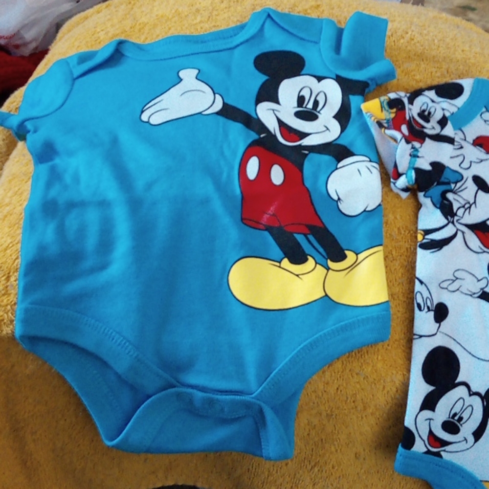 2 Disney onesies Mickey mouse Donald duck and Plut